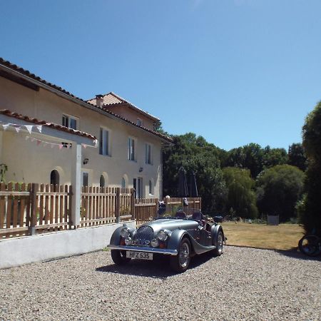 Mazerolles  Chez Broche Bed & Breakfast エクステリア 写真